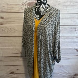 Leopard print cardigan/kimono